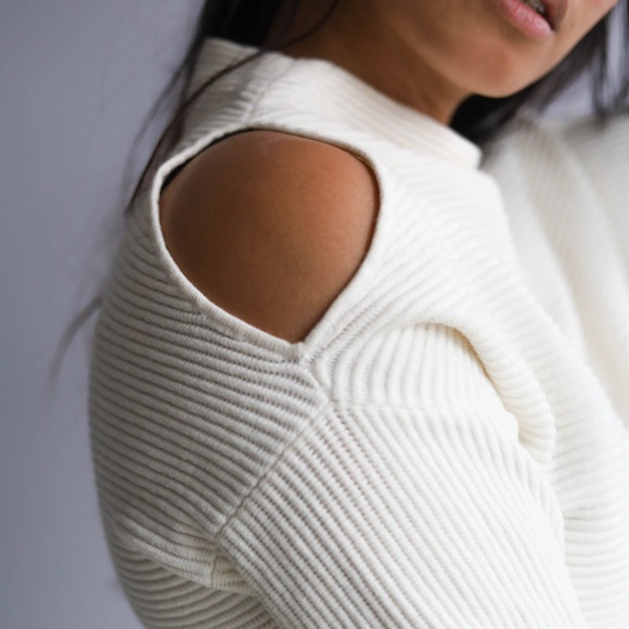 Cozy White Cutoff shoulder Sweater - Picture 5 of 7